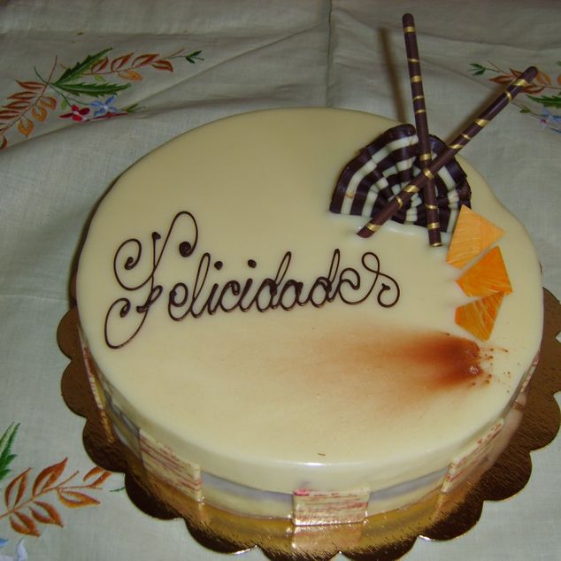 Pastelería J. Antonio Calvo tarta con letra escrita